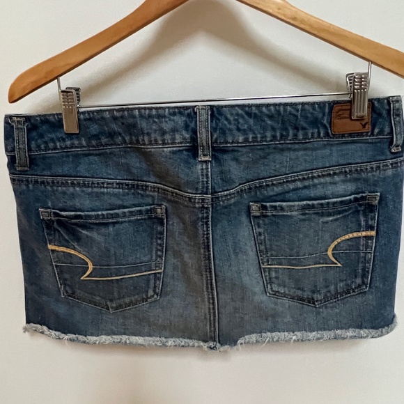 Vintage American Eagle Cut-Off Jean Mini Skirt Size 8 - Picture 6 of 7
